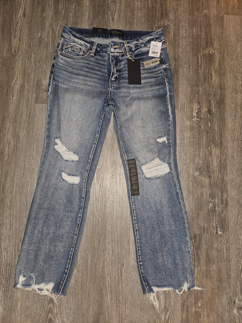 Buckle Black Mid Rise Cropped Straight